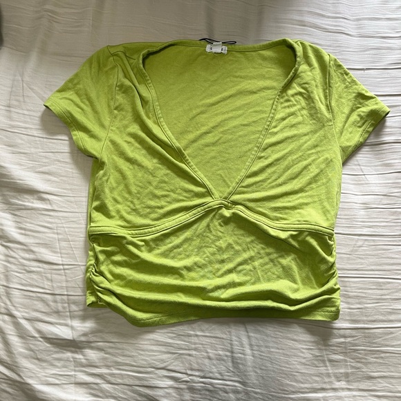 Lime green crop top. Size medium - Picture 1 of 2